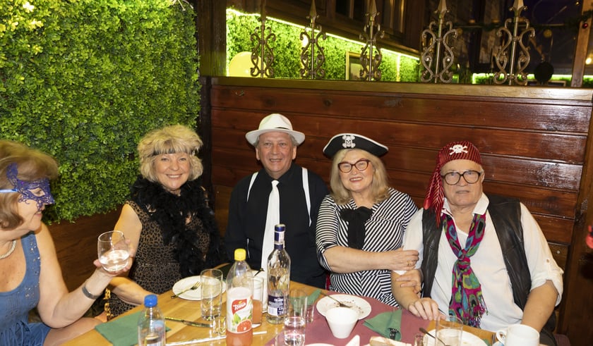 Bal maskowy seniorów z okazji Dnia Babci i Dziadka