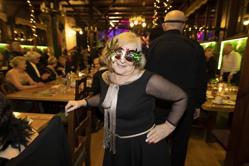 Bal maskowy seniorów z okazji Dnia Babci i Dziadka