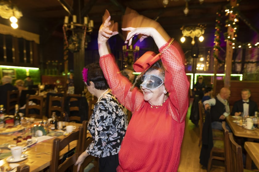 Bal maskowy seniorów z okazji Dnia Babci i Dziadka