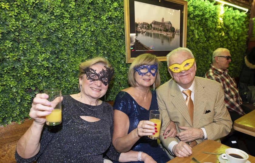 Bal maskowy seniorów z okazji Dnia Babci i Dziadka