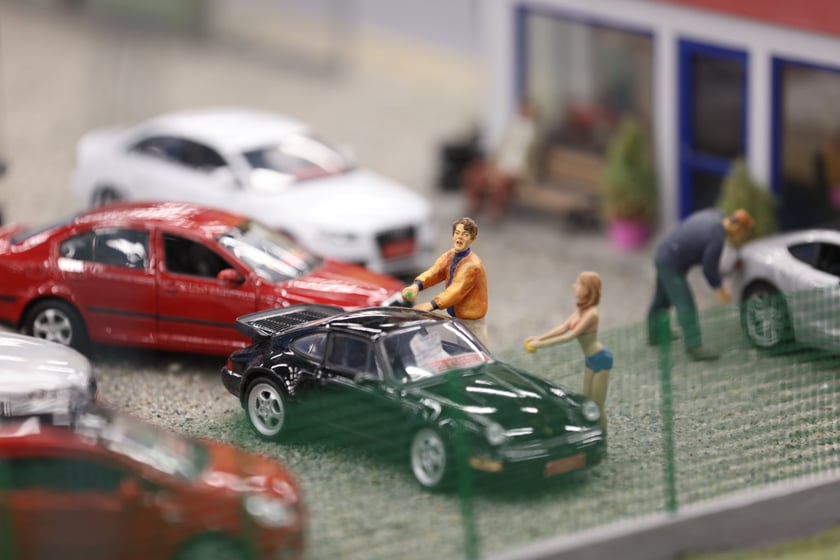 Sceny z Kolejkowa w Sky Tower