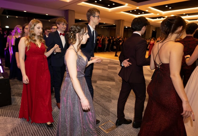 Studniówka XIV LO we Wrocławiu, 21 stycznia 2023 r., Hotel Q Plus na Bielanach Wrocławskich