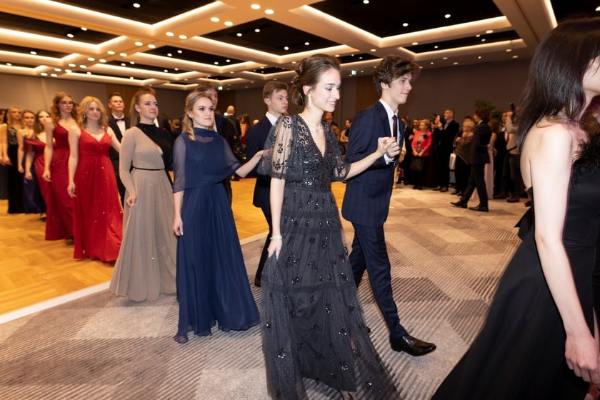 Studniówka XIV LO we Wrocławiu, 21 stycznia 2023 r., Hotel Q Plus na Bielanach Wrocławskich