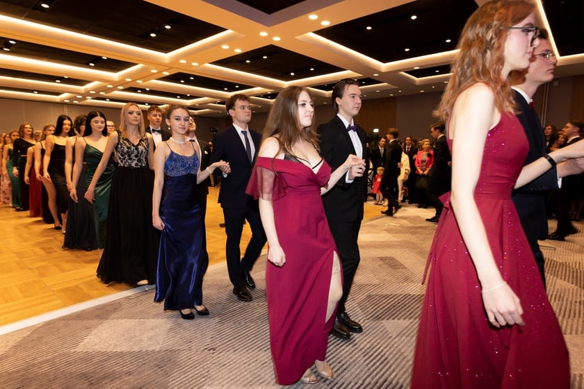 Studniówka XIV LO we Wrocławiu, 21 stycznia 2023 r., Hotel Q Plus na Bielanach Wrocławskich