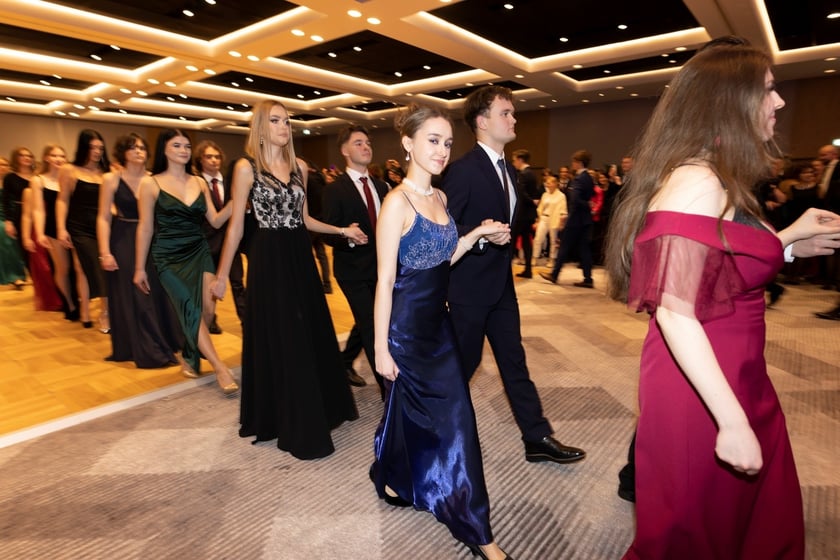 Studniówka XIV LO we Wrocławiu, 21 stycznia 2023 r., Hotel Q Plus na Bielanach Wrocławskich