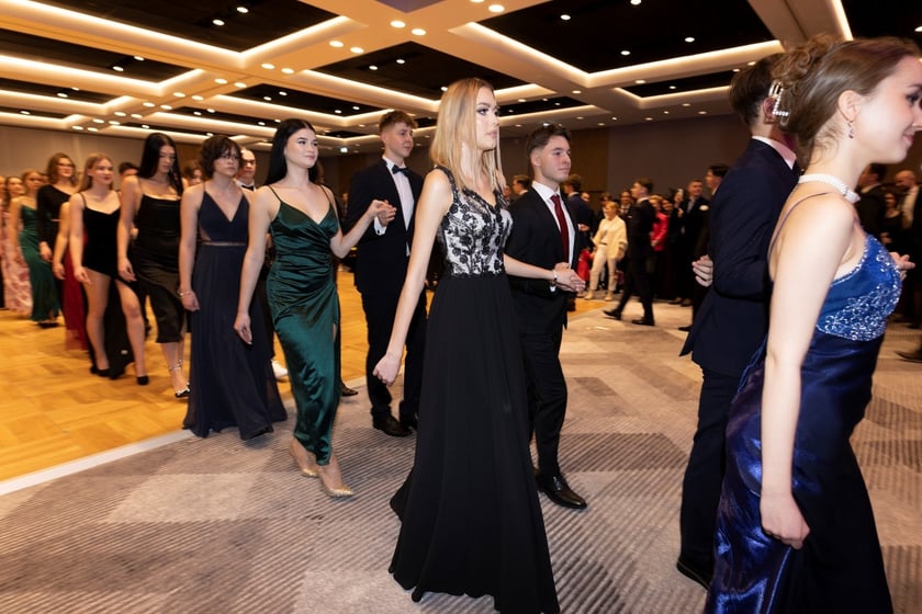 Studniówka XIV LO we Wrocławiu, 21 stycznia 2023 r., Hotel Q Plus na Bielanach Wrocławskich