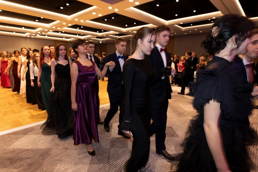 Studniówka XIV LO we Wrocławiu, 21 stycznia 2023 r., Hotel Q Plus na Bielanach Wrocławskich