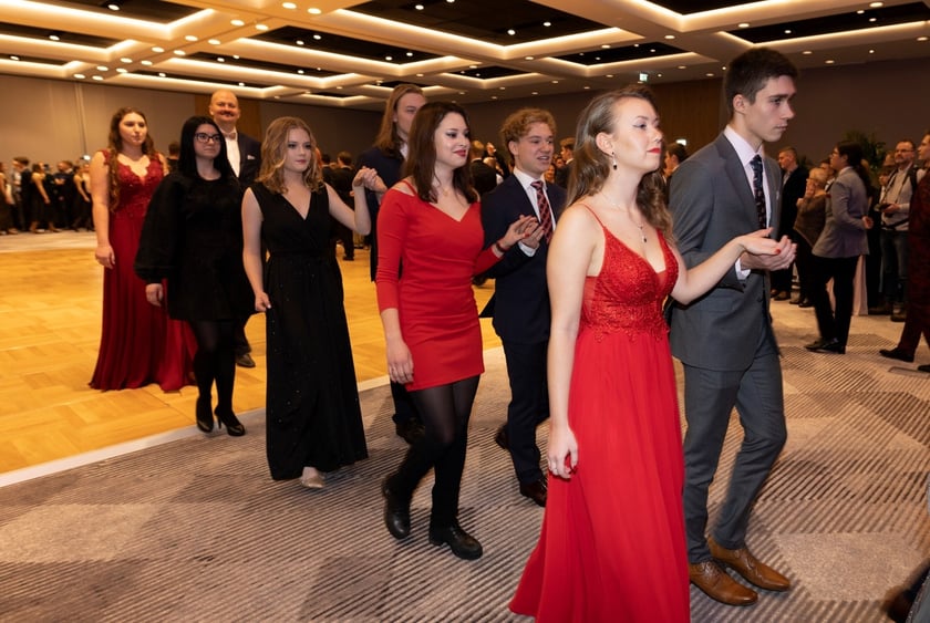 Studniówka XIV LO we Wrocławiu, 21 stycznia 2023 r., Hotel Q Plus na Bielanach Wrocławskich