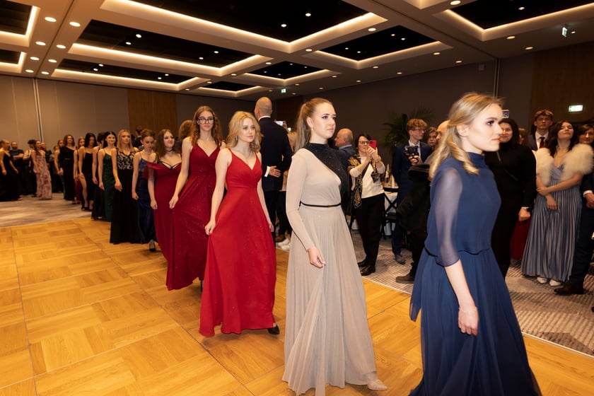 Studniówka XIV LO we Wrocławiu, 21 stycznia 2023 r., Hotel Q Plus na Bielanach Wrocławskich