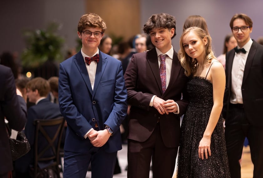 Studniówka XIV LO we Wrocławiu, 21 stycznia 2023 r., Hotel Q Plus na Bielanach Wrocławskich