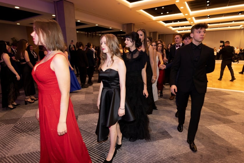 Studniówka XIV LO we Wrocławiu, 21 stycznia 2023 r., Hotel Q Plus na Bielanach Wrocławskich