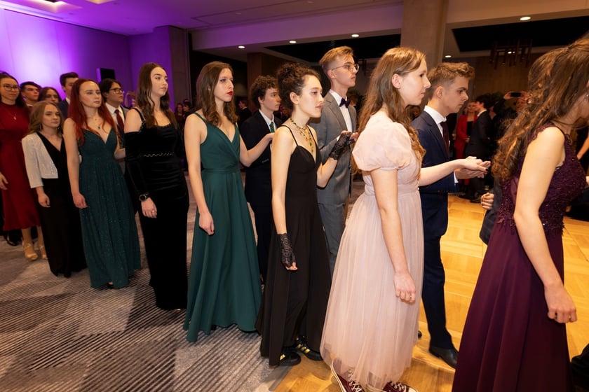 Studniówka XIV LO we Wrocławiu, 21 stycznia 2023 r., Hotel Q Plus na Bielanach Wrocławskich