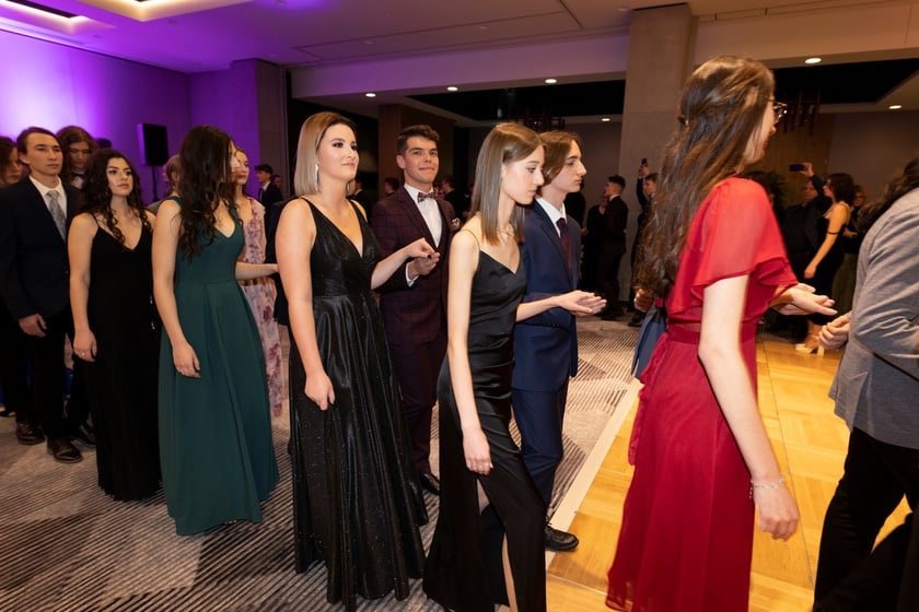 Studniówka XIV LO we Wrocławiu, 21 stycznia 2023 r., Hotel Q Plus na Bielanach Wrocławskich