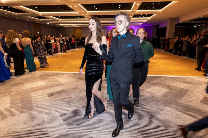 Studniówka XIV LO we Wrocławiu, 21 stycznia 2023 r., Hotel Q Plus na Bielanach Wrocławskich