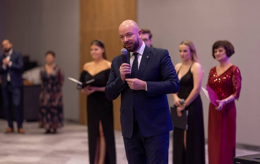 Studniówka XIV LO we Wrocławiu, 21 stycznia 2023 r., Hotel Q Plus na Bielanach Wrocławskich