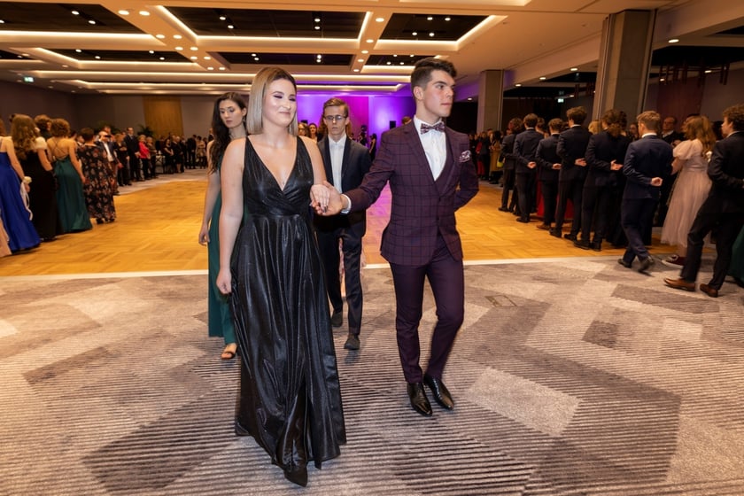 Studniówka XIV LO we Wrocławiu, 21 stycznia 2023 r., Hotel Q Plus na Bielanach Wrocławskich