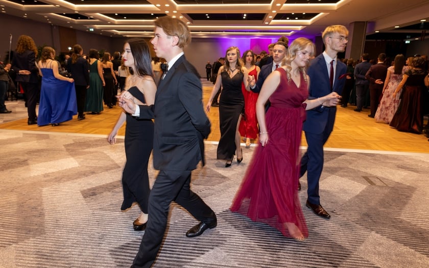 Studniówka XIV LO we Wrocławiu, 21 stycznia 2023 r., Hotel Q Plus na Bielanach Wrocławskich