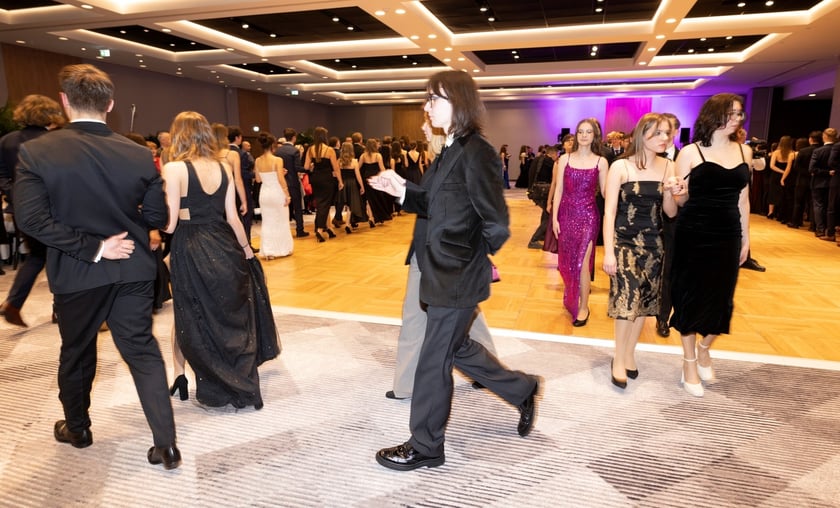 Studniówka XIV LO we Wrocławiu, 21 stycznia 2023 r., Hotel Q Plus na Bielanach Wrocławskich