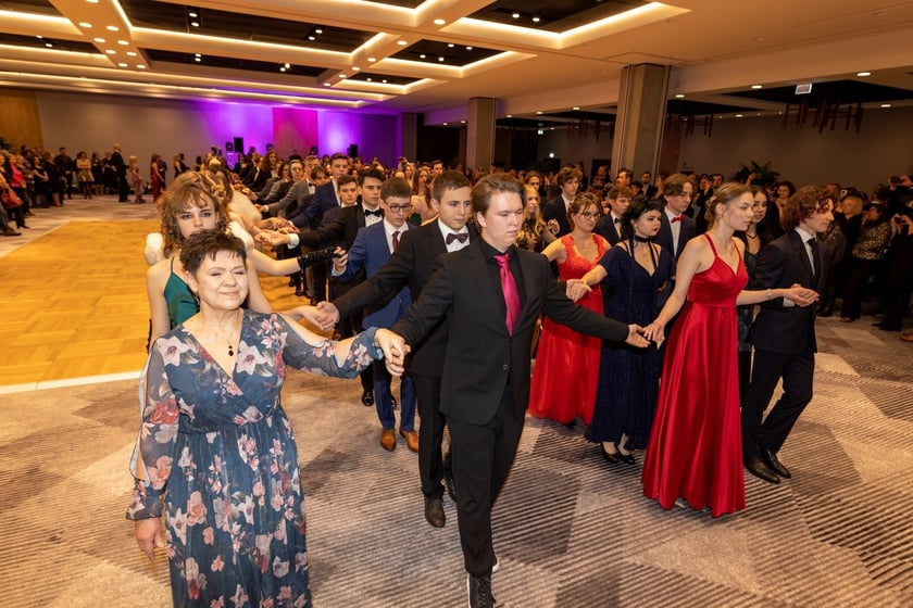 Studniówka XIV LO we Wrocławiu, 21 stycznia 2023 r., Hotel Q Plus na Bielanach Wrocławskich