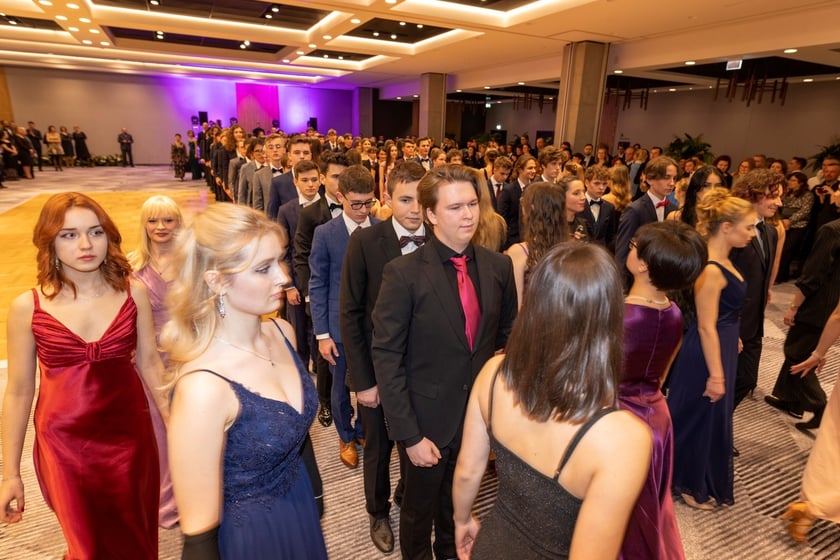 Studniówka XIV LO we Wrocławiu, 21 stycznia 2023 r., Hotel Q Plus na Bielanach Wrocławskich