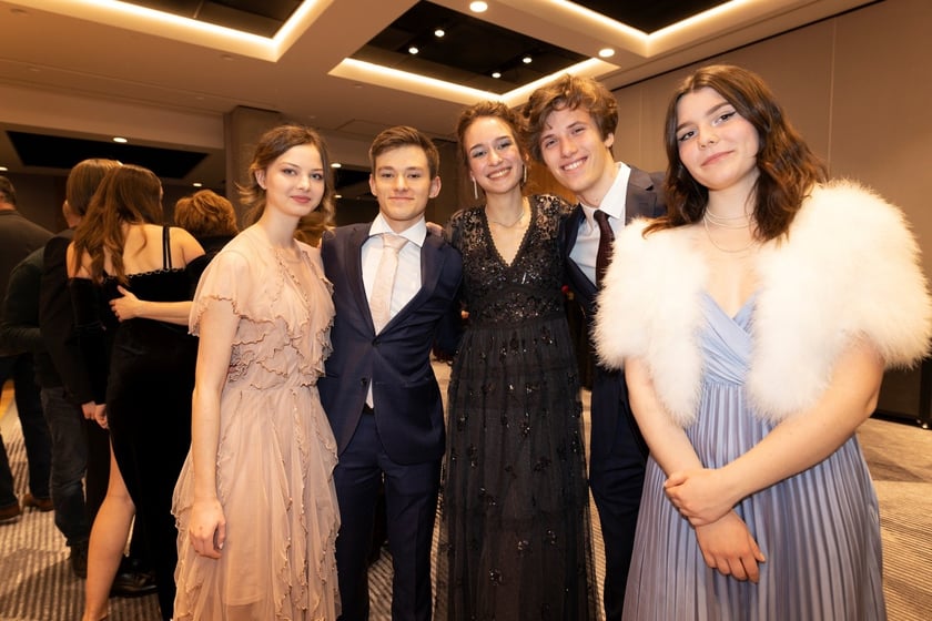 Studniówka XIV LO we Wrocławiu, 21 stycznia 2023 r., Hotel Q Plus na Bielanach Wrocławskich