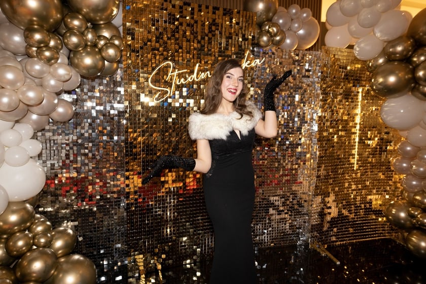 Studniówka XIV LO we Wrocławiu, 21 stycznia 2023 r., Hotel Q Plus na Bielanach Wrocławskich