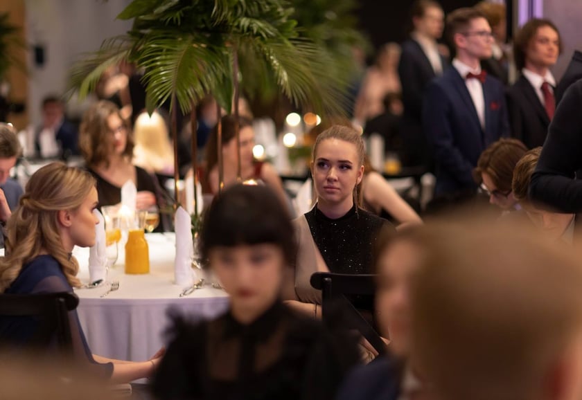 Studniówka XIV LO we Wrocławiu, 21 stycznia 2023 r., Hotel Q Plus na Bielanach Wrocławskich