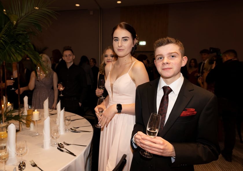 Studniówka XIV LO we Wrocławiu, 21 stycznia 2023 r., Hotel Q Plus na Bielanach Wrocławskich