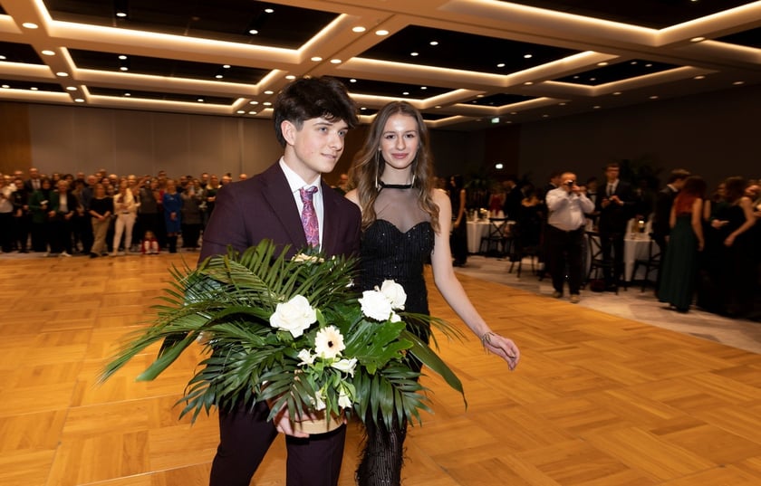 Studniówka XIV LO we Wrocławiu, 21 stycznia 2023 r., Hotel Q Plus na Bielanach Wrocławskich