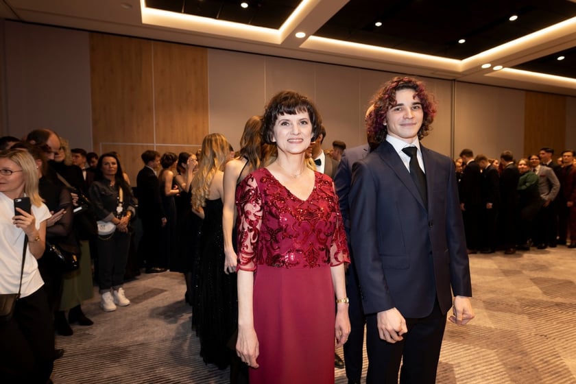 Studniówka XIV LO we Wrocławiu, 21 stycznia 2023 r., Hotel Q Plus na Bielanach Wrocławskich