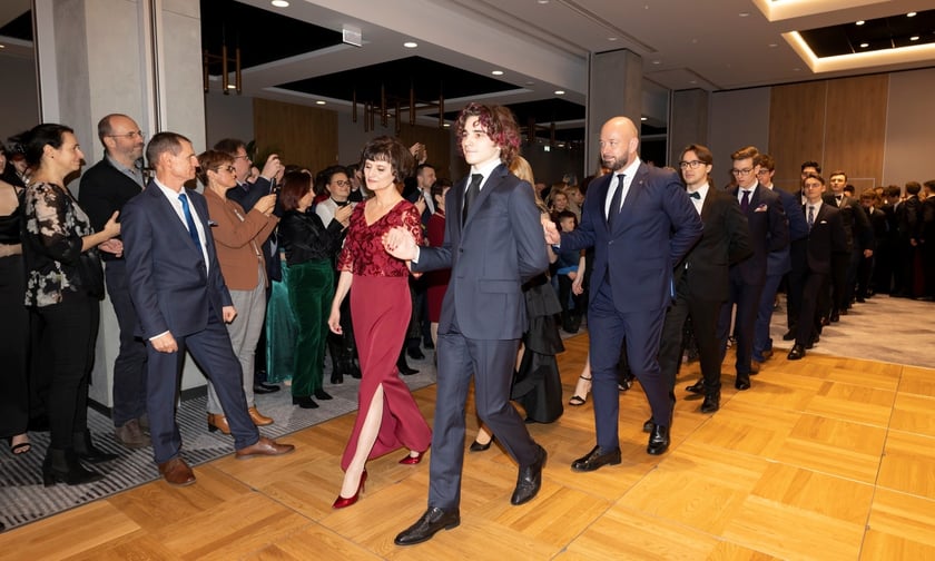 Studniówka XIV LO we Wrocławiu, 21 stycznia 2023 r., Hotel Q Plus na Bielanach Wrocławskich