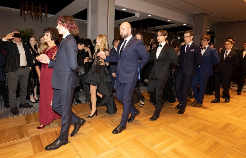 Studniówka XIV LO we Wrocławiu, 21 stycznia 2023 r., Hotel Q Plus na Bielanach Wrocławskich