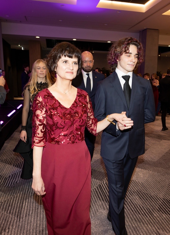 Studniówka XIV LO we Wrocławiu, 21 stycznia 2023 r., Hotel Q Plus na Bielanach Wrocławskich