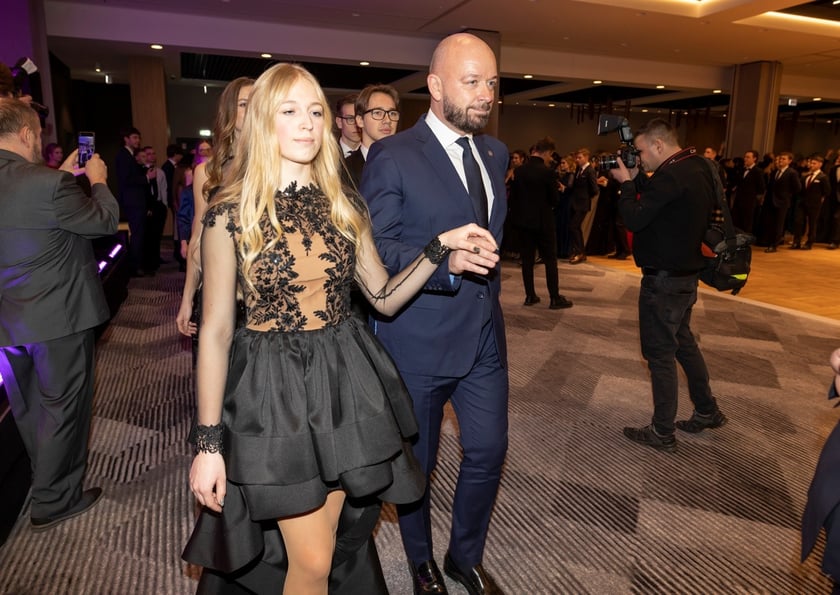 Studniówka XIV LO we Wrocławiu, 21 stycznia 2023 r., Hotel Q Plus na Bielanach Wrocławskich