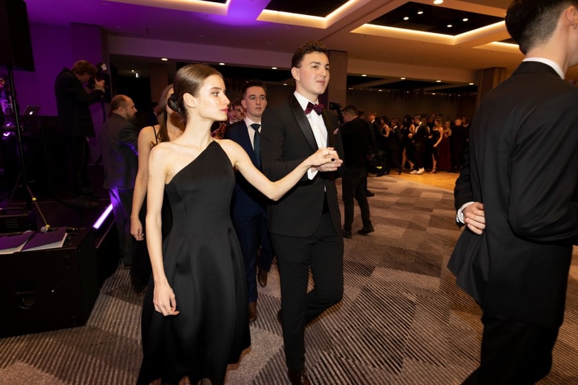 Studniówka XIV LO we Wrocławiu, 21 stycznia 2023 r., Hotel Q Plus na Bielanach Wrocławskich