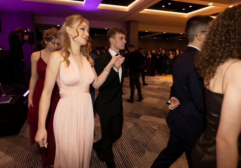 Studniówka XIV LO we Wrocławiu, 21 stycznia 2023 r., Hotel Q Plus na Bielanach Wrocławskich