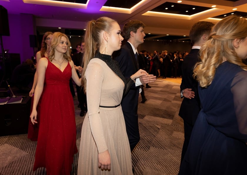 Studniówka XIV LO we Wrocławiu, 21 stycznia 2023 r., Hotel Q Plus na Bielanach Wrocławskich