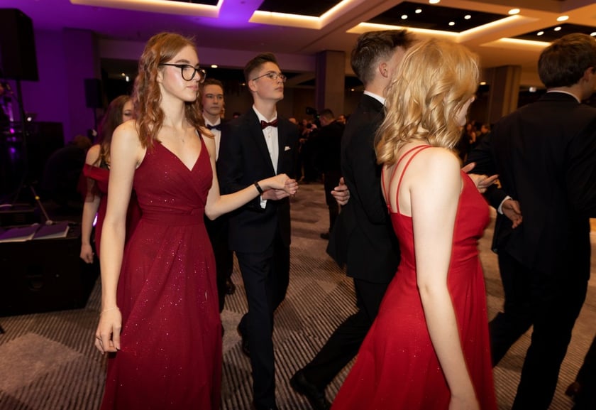 Studniówka XIV LO we Wrocławiu, 21 stycznia 2023 r., Hotel Q Plus na Bielanach Wrocławskich