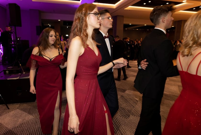 Studniówka XIV LO we Wrocławiu, 21 stycznia 2023 r., Hotel Q Plus na Bielanach Wrocławskich