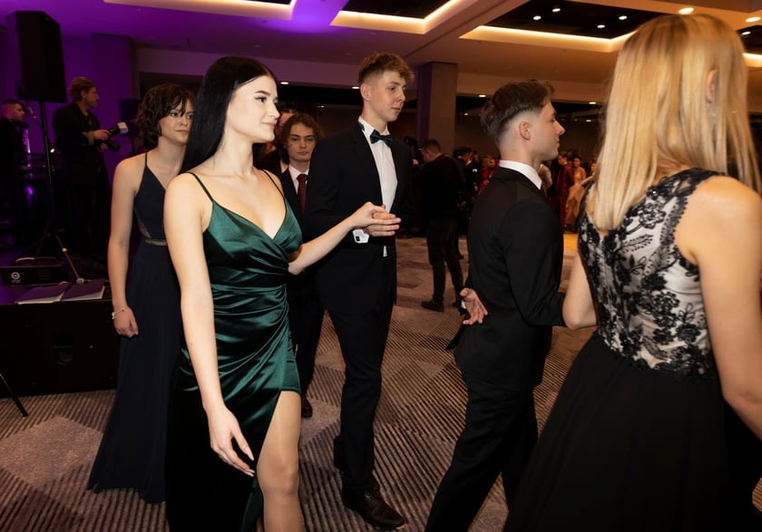 Studniówka XIV LO we Wrocławiu, 21 stycznia 2023 r., Hotel Q Plus na Bielanach Wrocławskich