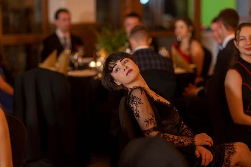 Na zdjęciu licealiści III LO na balu studniówkowym 21.01.2023 r.