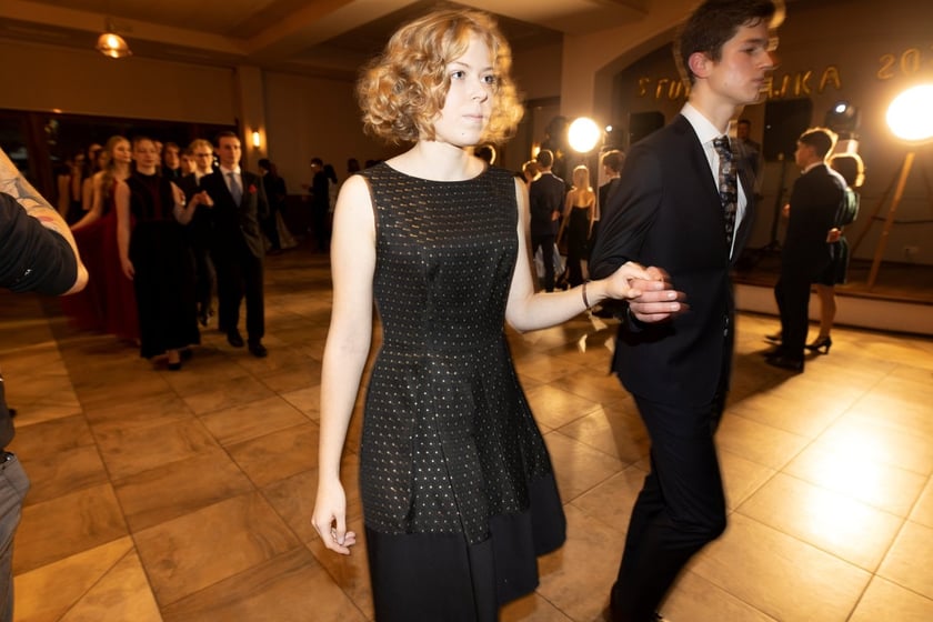 Na zdjęciu licealiści III LO na balu studniówkowym 21.01.2023 r.