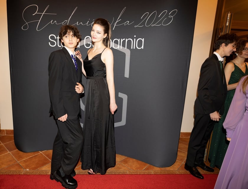 Na zdjęciu licealiści III LO na balu studniówkowym 21.01.2023 r.