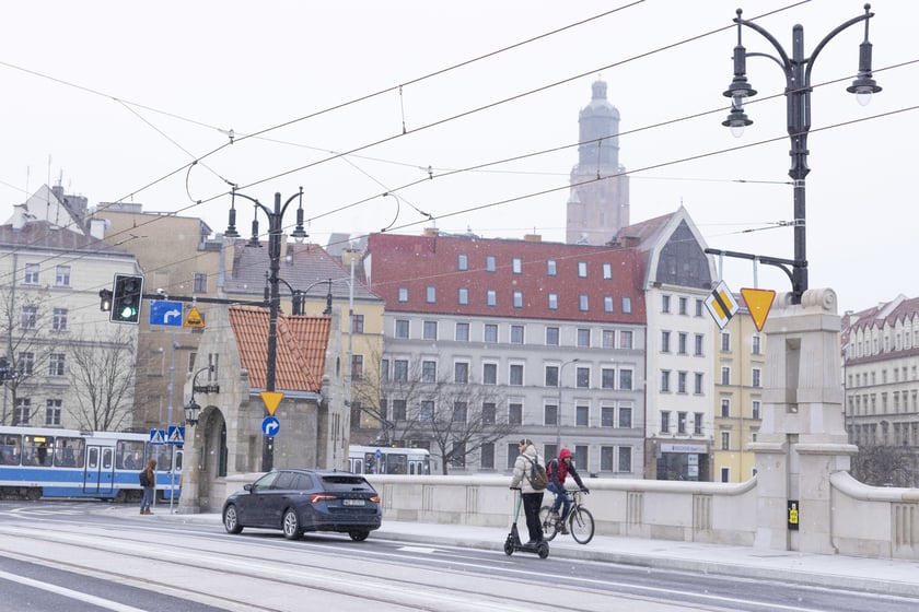 Mosty Pomorskie oddane do użytku dla pieszych i kierowców po trzyletnim remoncie