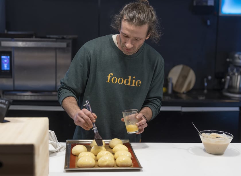 Kucharz Mateusz Zielonka i jego błękitne pączki w Hydropolis