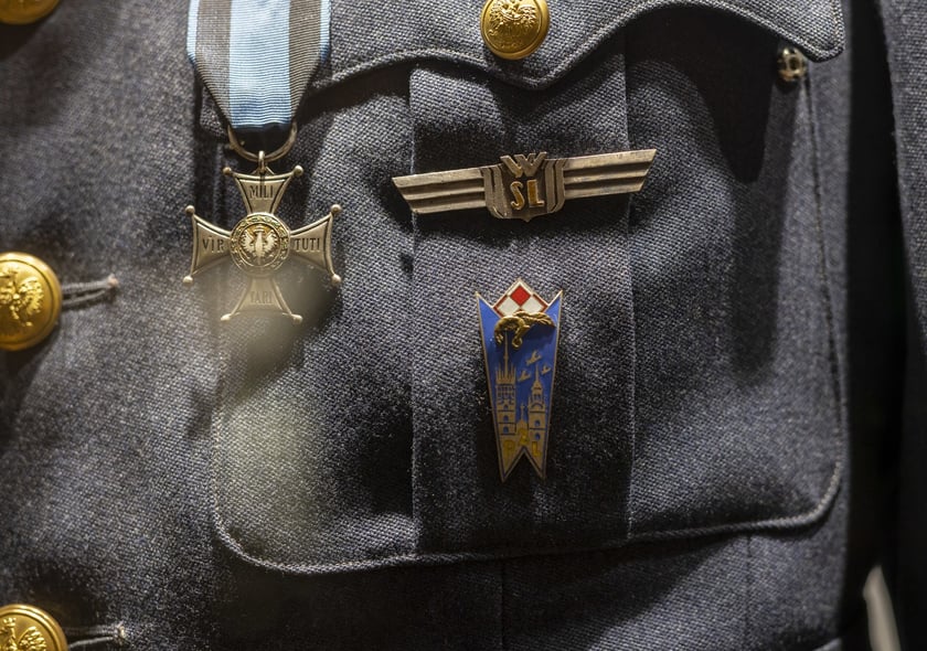 Broń, umundurowanie i odznaki wojskowe z kolekcji Muzeum Militariów we Wrocławiu