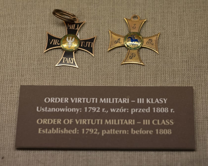 Broń, umundurowanie i odznaki wojskowe z kolekcji Muzeum Militariów we Wrocławiu