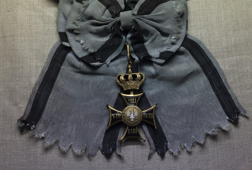 Broń, umundurowanie i odznaki wojskowe z kolekcji Muzeum Militariów we Wrocławiu