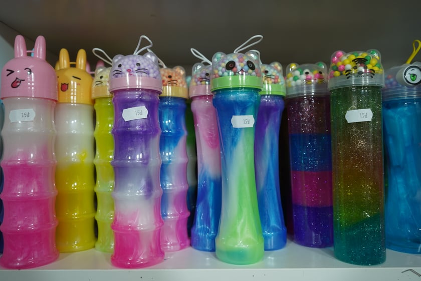 Jarmark Świętojański 2023 we Wrocławiu. Na zdjęciu produkty, które można kupić