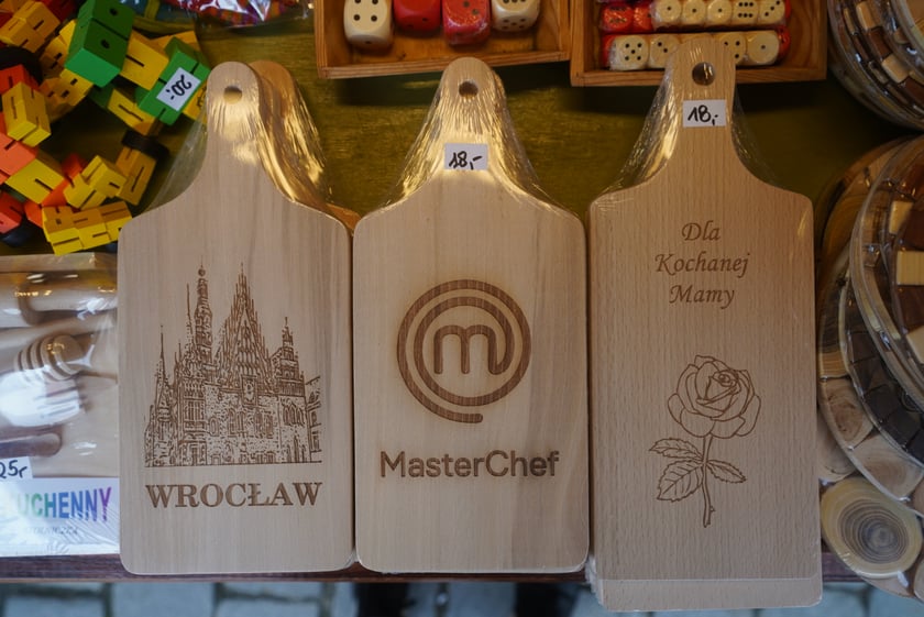 Jarmark Świętojański 2023 we Wrocławiu. Na zdjęciu produkty, które można kupić
